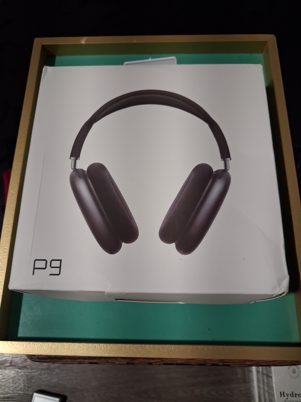 P9 Over-Ear Wireless Headphones in Dark Gray